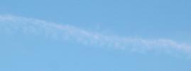 26.06.04: 07 Uhr 45-34: Ein letzter Blick nach 50 weiteren Sekunden, wie der 2. Chemtrail dieses Sprhflugzeuges wchst und auch optisch den Beweis fr einen Chemtrail liefert.
