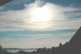 20.05.04: 18 Uhr 41: Sonneneintrbung durch knstlich erzeugte Wolken